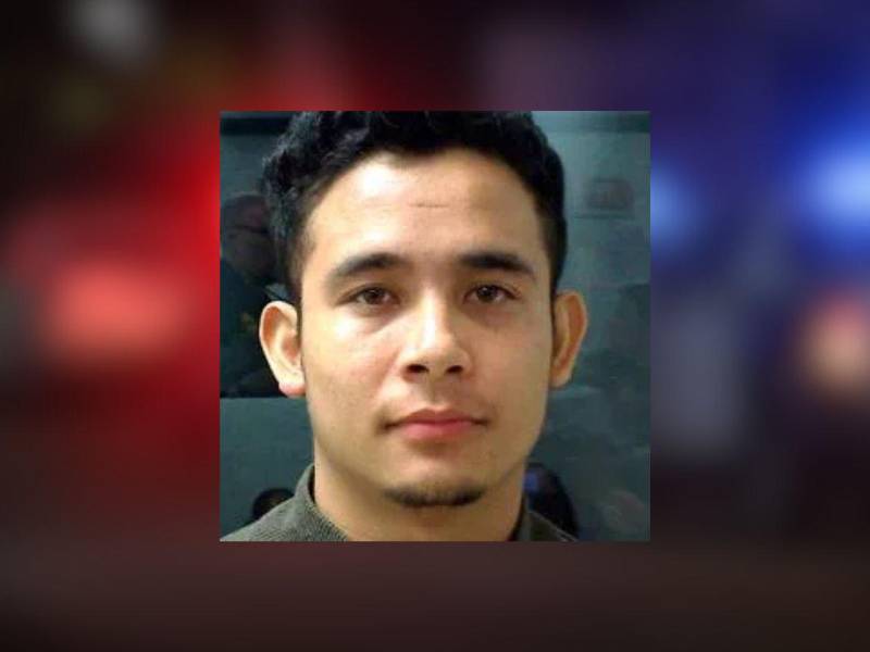 Henry Rafael Oseguera-Gonzales, un supuesto delincuente inmigrante ilegal de Honduras, señalado por <b>agresión agravada a un miembro de la familia con un arma</b> y arrestado por <b>violencia doméstica</b> .