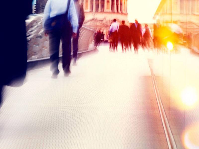 “El ‘unheimlich’, palabra alemana asociada a ‘lo siniestro’, es un miedo que se genera ante objetos, personas o situaciones conocidas, pero que en algún momento se vuelven raras y perturbadoras”, explica la ilustradora e investigadora Nuria Díaz, autora de una guía ilustrada de terrores de la A a la Z.