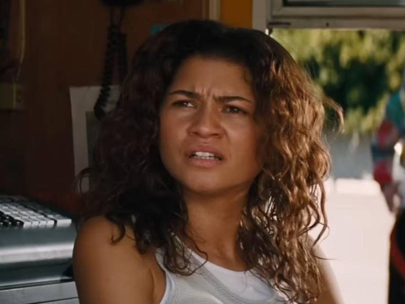 La historia de la tercera temporada tiene a Rue en México, donde mantiene una deuda con la traficante Laurie.