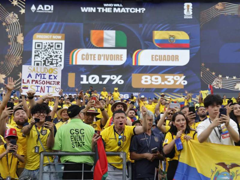 La afición de Ecuador le pone ambiente al partido contra Costa de Marfil.