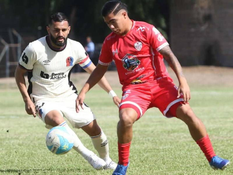 Estrella Roja y Olimpia se enfrentan esta tarde en el Estadio Marcelo Tinoco.