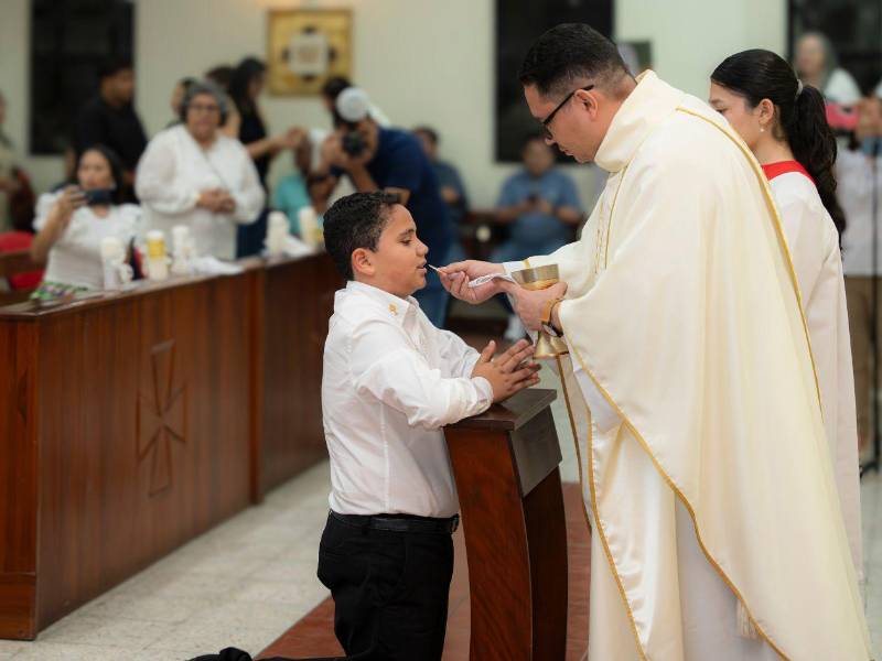 Jorge Ozael comulgó por primera vez en la Iglesia Espíritu Santo de la colonia Jardines del Valle.