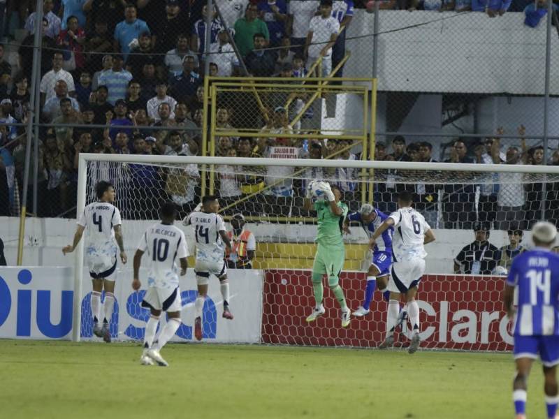 Keylor Navas se fue con el arco en cero en el estadio Morazán.