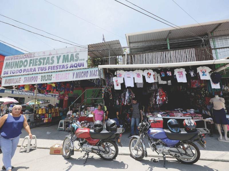 <b>El 65.1% </b>de las personas ocupadas trabaja en <b>comercio, agricultura, industria manufacturera y construcción</b>, las cuatro principales actividades señaladas por la encuesta.