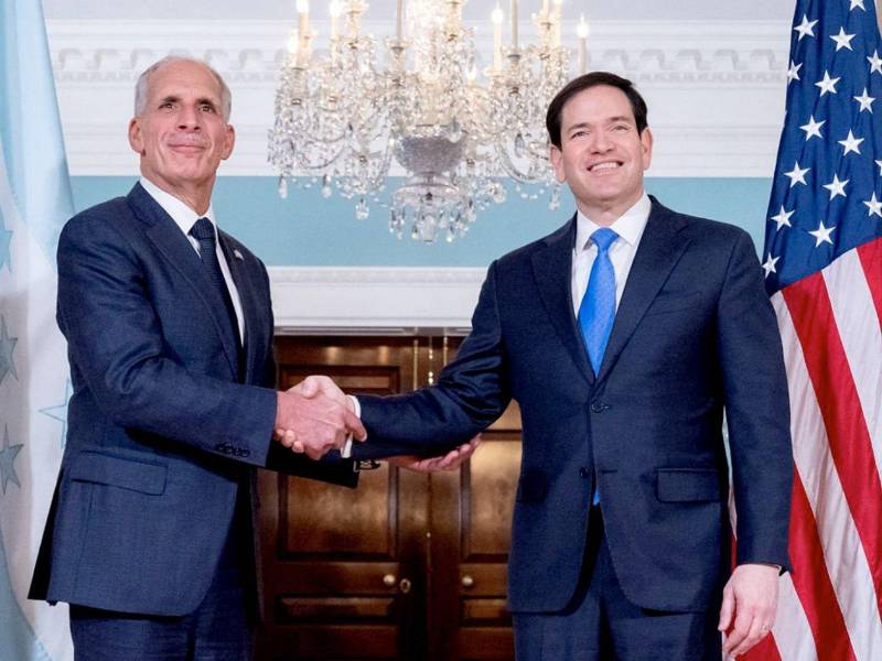 Fotografías de la reunión sostendida por el presidente electo de Honduras, Nasry Asfura y Marco Rubio, secretario de Estado de los Estados Unidos.