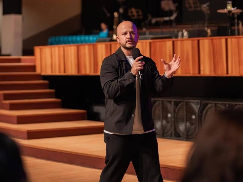 German Alonso Ponce, lidera jóvenes como parte de una visión para formar funa generación comprometida con Cristo.