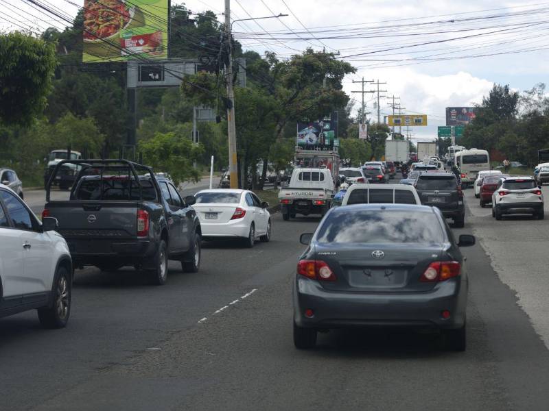 En Tegucigalpa se están ejecutando varias obras viales, sin embargo, el crecimiento del parque vehicular es bastante alto, son más de 600 mil carros y motos registradas.