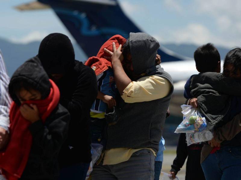 Embajada de Estados Unidos anunció severas multas para migrantes irregulares.