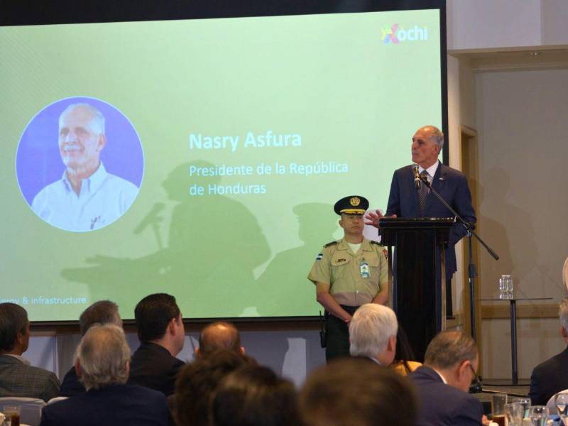 El presidente Nasry Asfura fue el orador principal en el Foro de Integración Energética del Triángulo Norte.