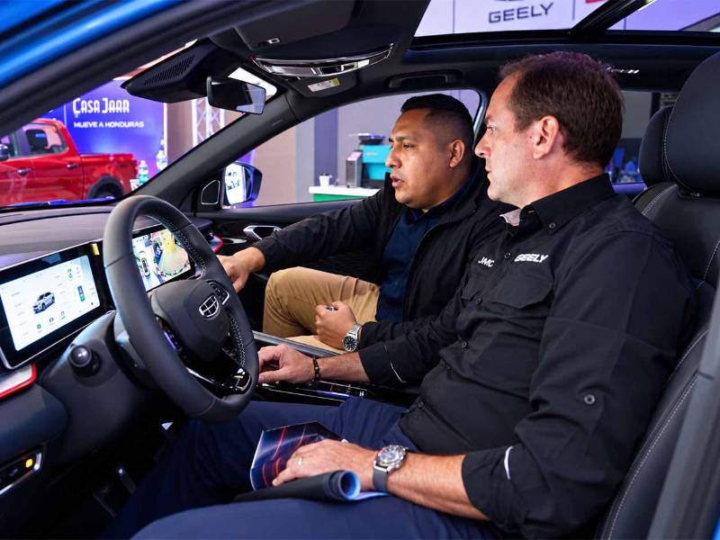 La tecnología disponible en los modelos Geely incorpora funciones de asistencia al conductor y herramientas diseñadas para brindar una experiencia más cómoda y segura durante cada recorrido.