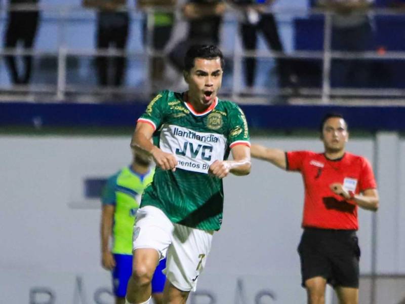 Isaac Castillo celebrando su golazo contra el Olancho FC.