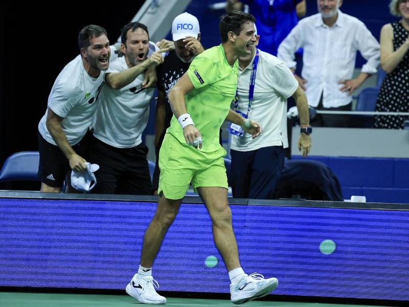 La felicidad de Mariano Navone tras eliminar a Djokovic.