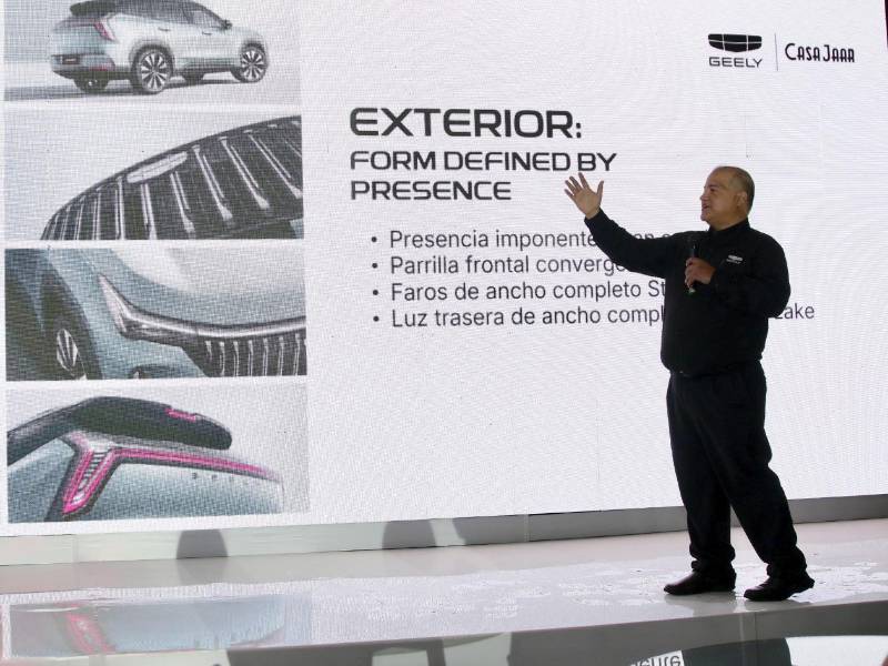 Carlos Morales, gerente Comercial de Casa Jaar presentó las principales características de la nueva Geely Starray, destacando los atributos de tecnología, diseño e innovación que incorpora este modelo.