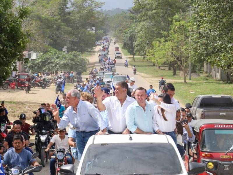 Nasry “Tito” Asfura durante su cierre de campaña.