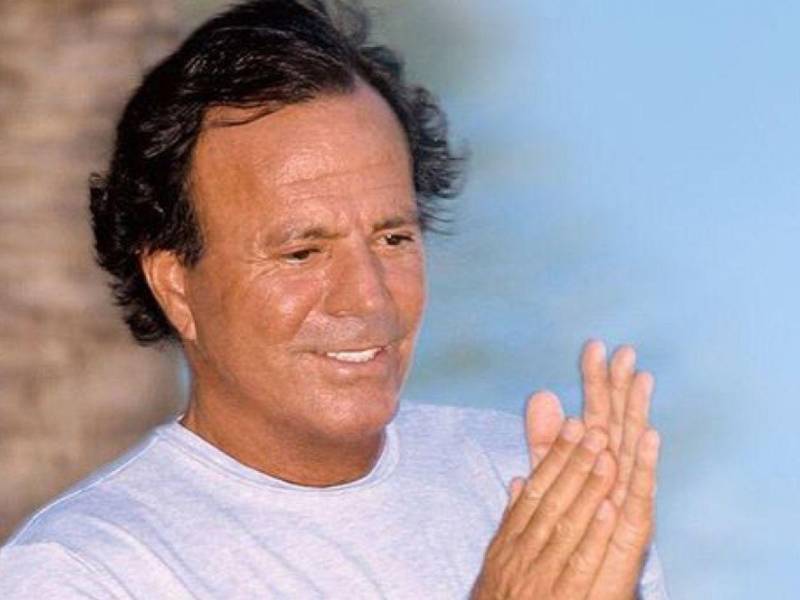 Los hechos que se le acusan habrían ocurrido en las casas que posee en Las Bahamas y España. Una de las mujeres era empleada del hogar y la otra fisioterapeuta.