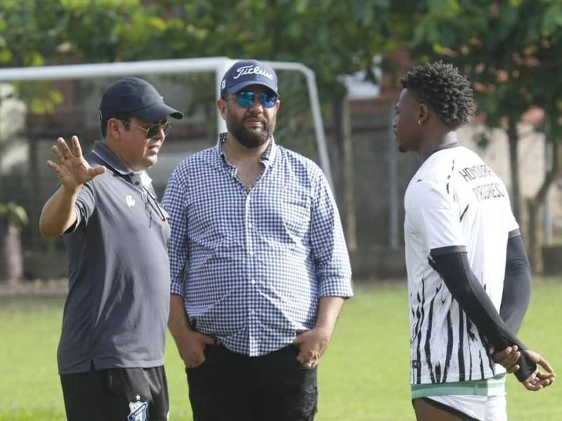 Elías Nazar, presidente del Honduras Progreso, y el entrenador Rommel Salgado ya dan por perdido a Carlos Pérez.