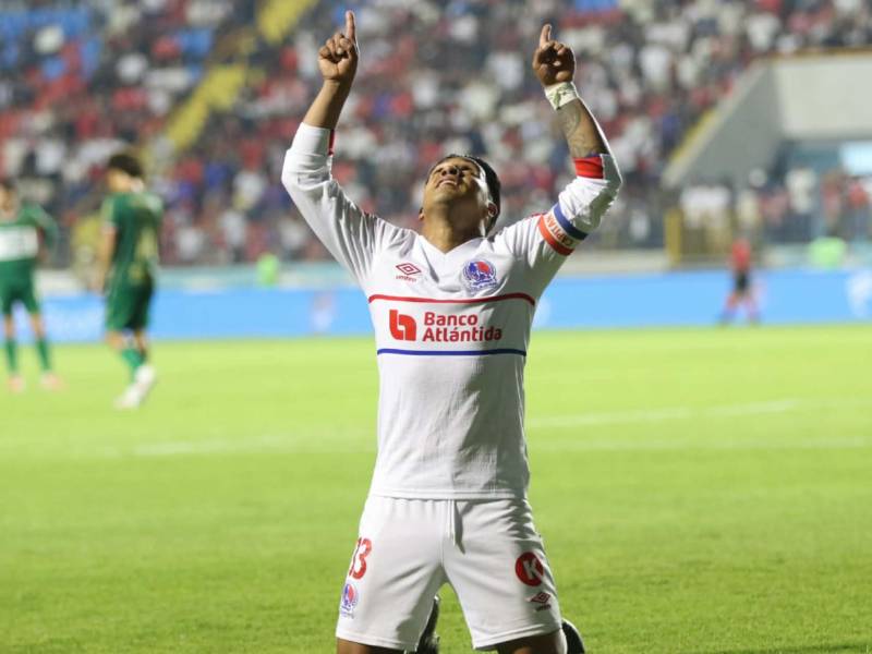 Michaell Chirinos es el MVP del clásico.