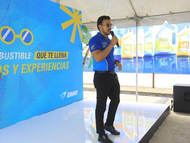 Eduardo Idiáquez, coordinador de marca UNO, agradeció a los aliados estratégico y a los clientes que formaron parte de esta edición de Veruno.