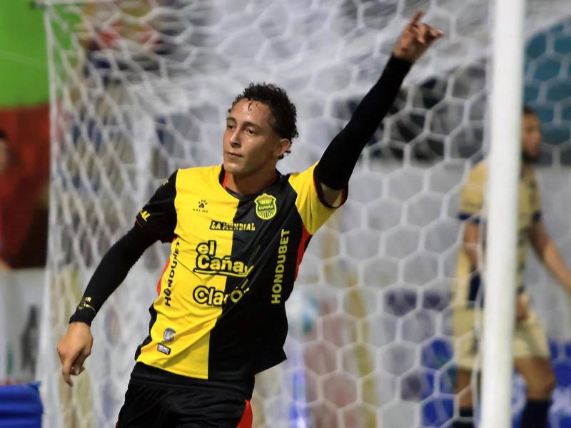 Nixon Cruz se convirtió en la figura del Clásico con su golazo para el triunfo del Real España ante Motagua.