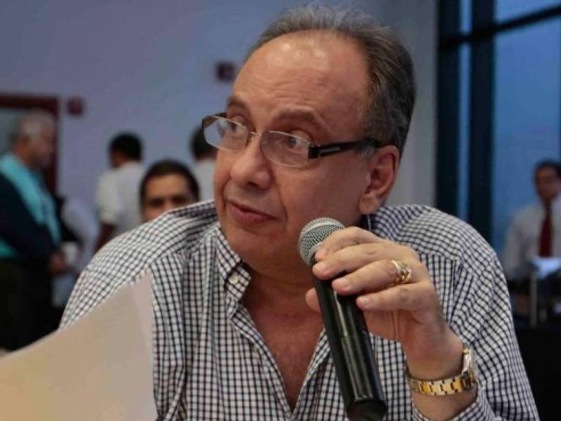 El veterano dirigente deportivo Víctor Kawas puso de rodillas al secretario Salomón Galindo después de comprobarle fallas administrativas que le costaron ir al Comité de Ética de Federación.