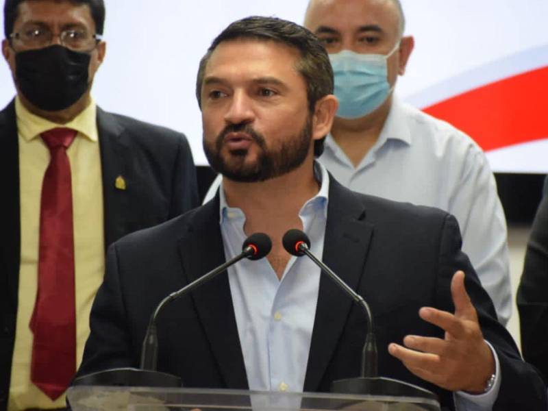 El diputado Yuri Sabas enfatizó que ninguna fuerza política cuenta con los votos suficientes para alcanzar la mayoría calificada sin consensos en el Congreso Nacional.