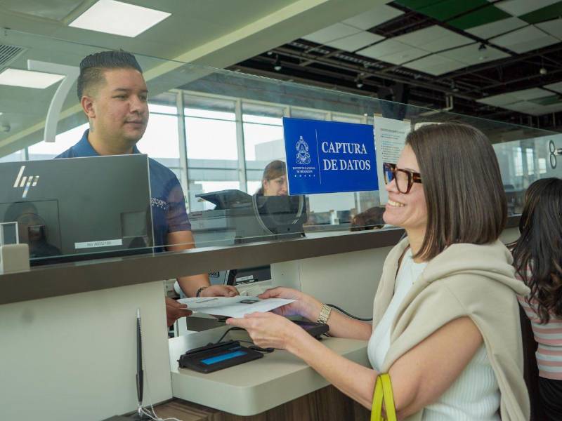 De acuerdo con el reporte de Migración, entre los principales motivos de estos desplazamientos figuran el turismo, la residencia y el tránsito regional.
