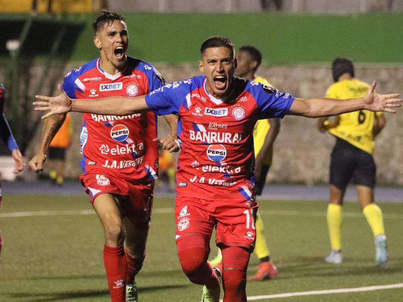 Jugadores del Xelajú celebrando.