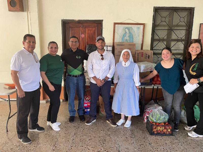 Uno de los objetivos de UTH es fortalecer a sus estudiantes de manera integral educación y propósito en pro de la comunidad.