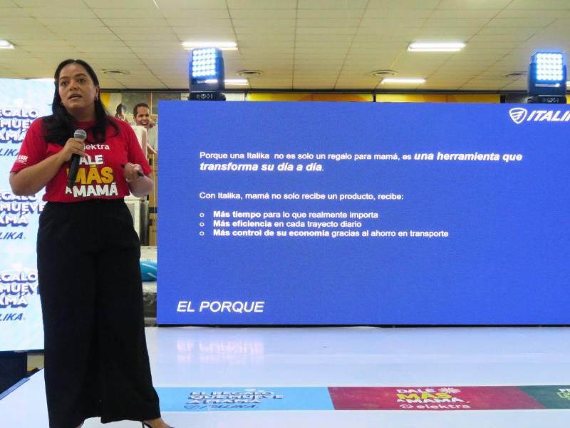 Belinda Bonilla explicó a los medios de comunicación la mecánica de la promoción de Elektra e Italika.