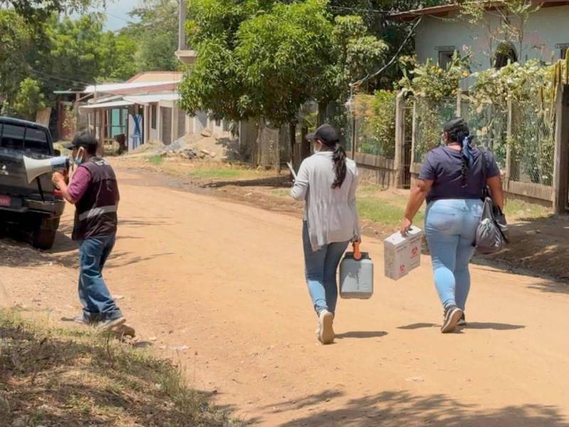 La Región Sanitaria Metropolitana de San Pedro Sula ha intensificado las jornadas de vacunación en Cofradía, como parte del cerco epidemiológico.