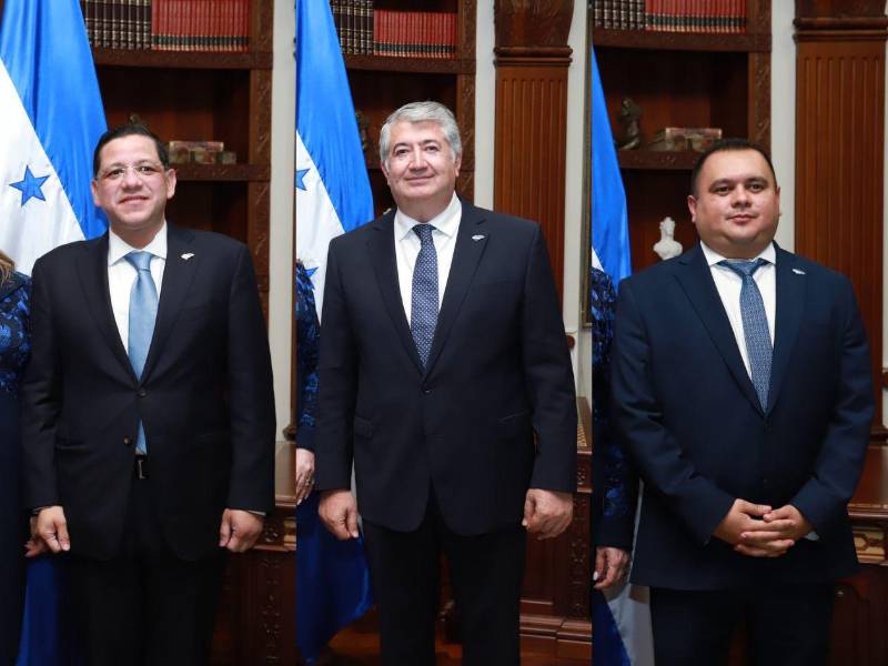 En Casa Presidencial se oficializaron los nombramientos que conforman el gabinete del presidente Nasry Asfura. A continuación, conozca quiénes son los funcionarios clave que integrarán su equipo de Gobierno.