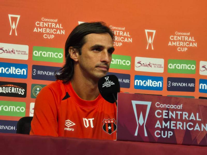 Bryan Ruiz en conferencia de prensa previo al duelo ante Marathón en la Copa Centroamericana.