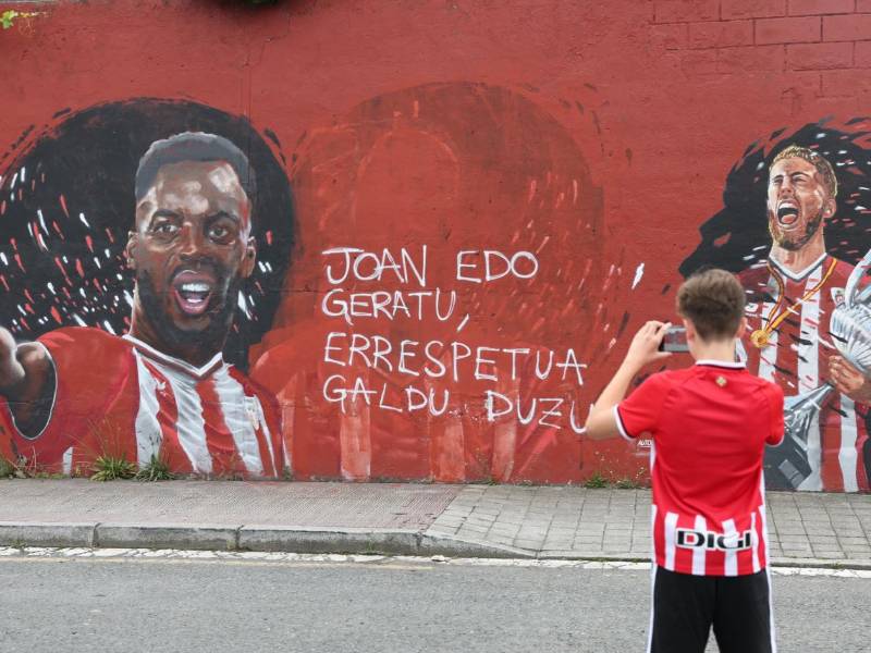 Personas borraron la imagen de Nico Williams de un mural en Barakaldo.