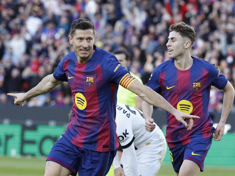 La celebración de Robert Lewandowski tras su gol que puso por delante al Barcelona contra el Mallorca.