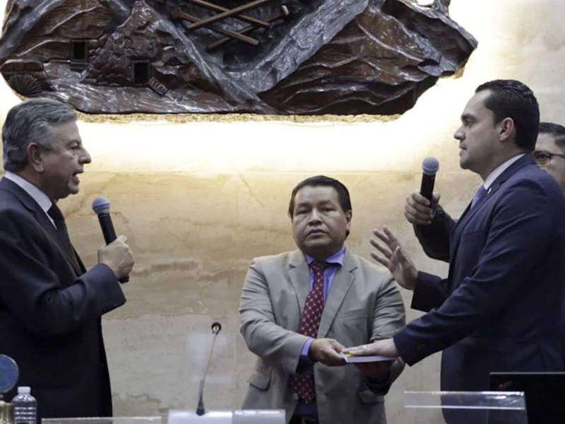 Tomás Zambrano asumió la presidencia de la Junta Directiva provisional del Congreso Nacional con el respaldo de 87 diputados.