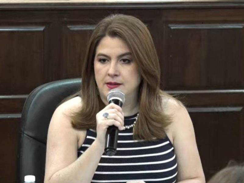 La consejera Cossette López compareció como testigo en el proceso abierto contra Ochoa.