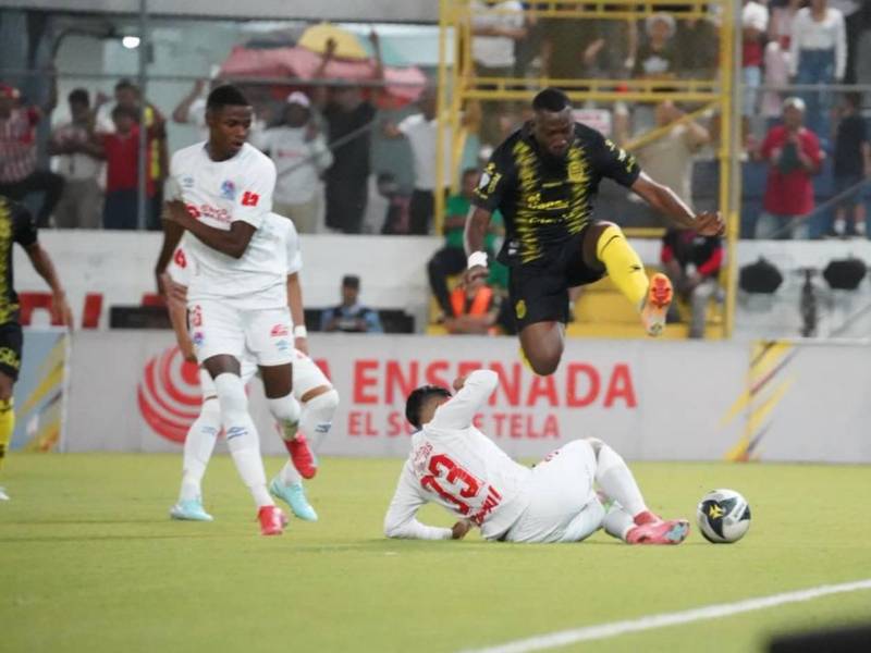 Olimpia remonta al Real España y acaricia título de Liga Nacional