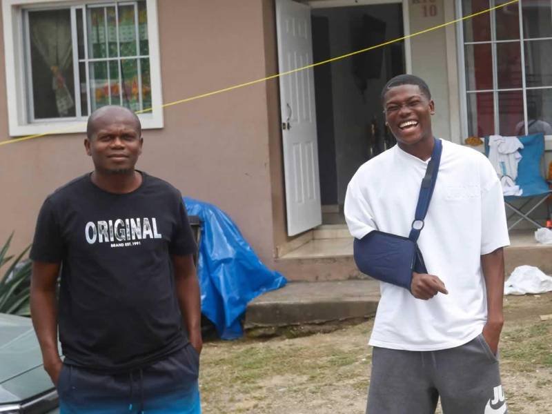 'Kalusha' y 'Kalushita' Fernández viviendo momentos lindos en el fútbol.