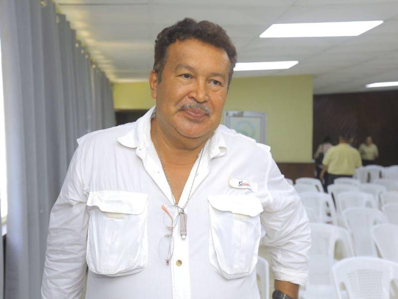 El director Wilson Mejía señaló que el centro educativo no participa en las rifas relacionadas con las actividades del 15 de septiembre, al considerar que la celebración patriótica no debe vincularse con juegos de azar.