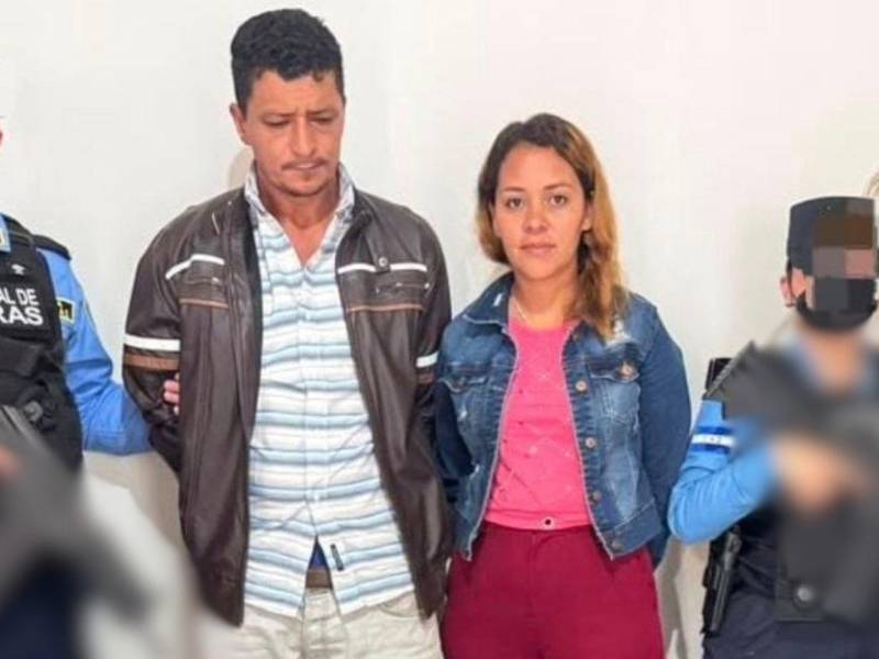 Momentos de la captura de Yolman Reyes, de 47 años, y Keilyn Castañeda, de 30.