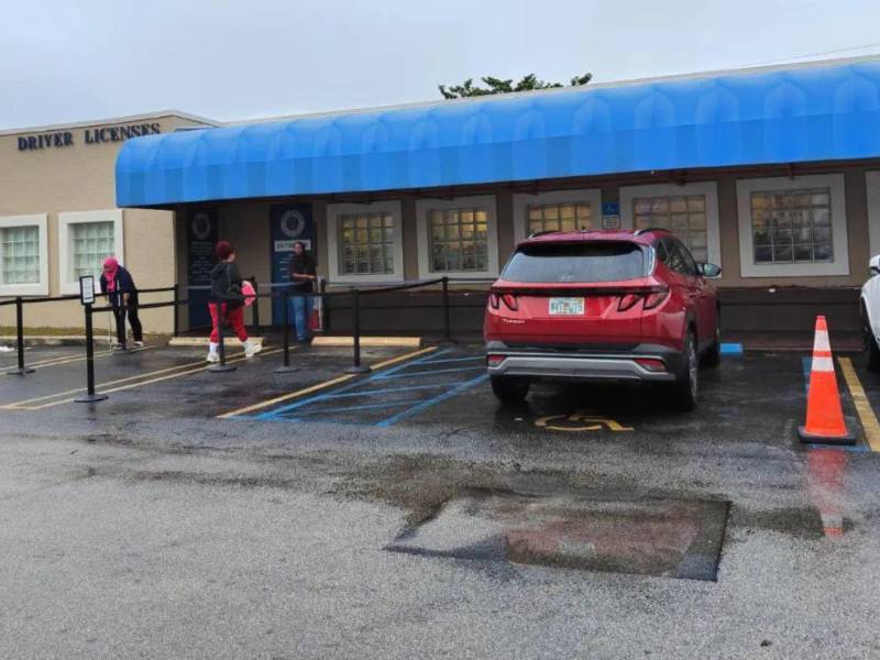 En la mayoría de las oficinas no tramitan la licencia de conducir a los hondureños con TPS.