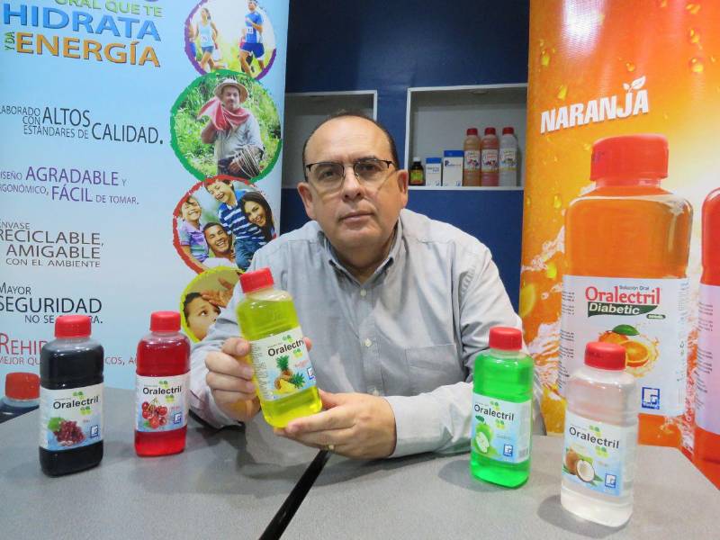 Doctor Richard Zablah, gerente de Mercadeo de Laboratorios Finlay, explicó que Oralectril está formulado con 113 mOsm/1, cumpliendo los criterios de una fórmula hipotónica.