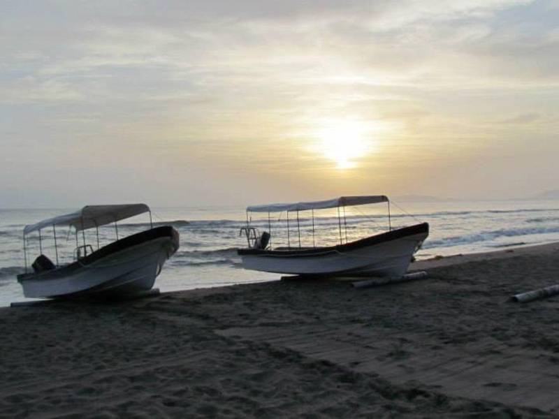 El centro también permitirá que visitantes conozcan especies únicas de la bahía de Tela y comprendan por qué los arrecifes hondureños son un patrimonio imposible de replicar. La impresionante bahía de Tela mide más de 30 kilómetros. Aquí un amanecer.