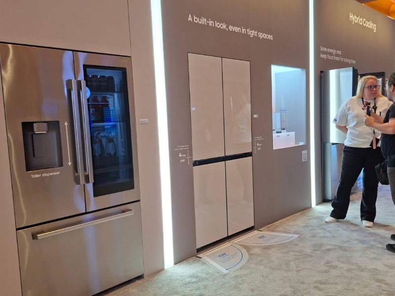 El hogar conectado con IA de Samsung con su Refrigeradores Family Hub y Bespoke Laundry.