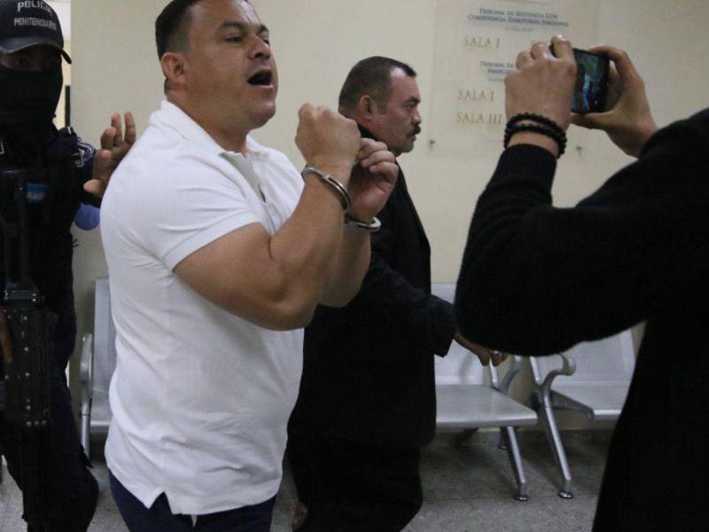 Momento cuando Nelson Márquez llegaba a los juzgados días después de ser capturado.