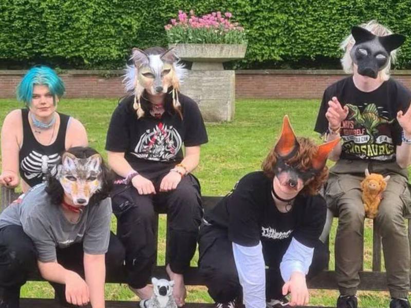 Los therian son personas que se identifican internamente con un animal no humano como parte de su identidad.