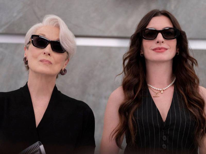 'The Devil Wears Prada 2': Desde que se anunció que habría secuela del filme que en 2006 lanzó al estrellato a Anne Hathaway, los fans se han vuelto locos. Cada look de Hathaway y Meryl Streep en el rodaje se ha analizado con lupa y a eso se añade que al reparto, además de Emily Blunt y Stanley Tucci, se han unido caras nuevas, como las de Sydney Sweeney o Kenneth Branagh. El 30 de abril en cines.
