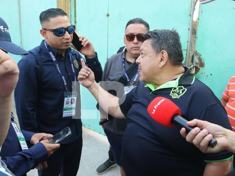 Samuel García estaba muy molesto con Emilio Izaguirre y así le reclamaba.