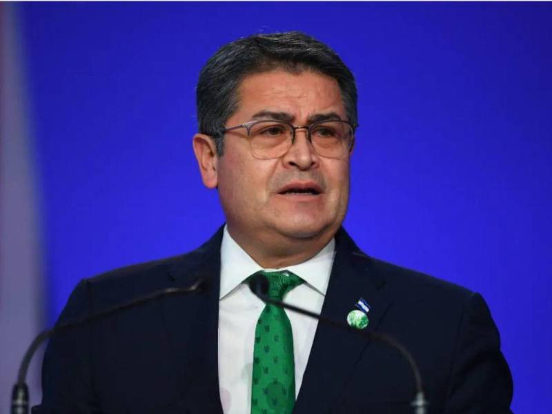 El expresidente Juan Orlando Hernández cumplió casi cuatro años de los 45 a los que fue condenado por delitos de narcotráfico.​​​​​​