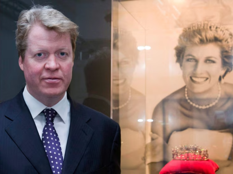 El conde Charles Spencer hará justicia a la memoria de su hermana, la difunta Princesa Diana de Gales a través de su libro El canto del cisne, Diana mi hermana